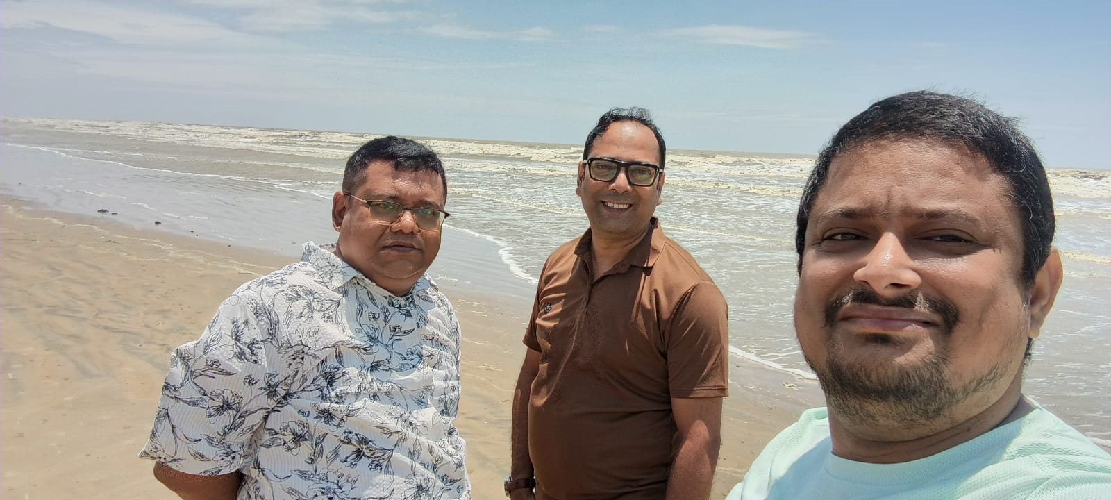BITWA members enjoying time together at Tajpur beach during the 2026 meet